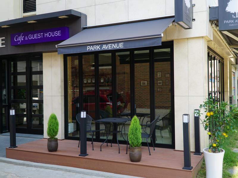 Park Avenue Hostel Seoul Bagian luar foto