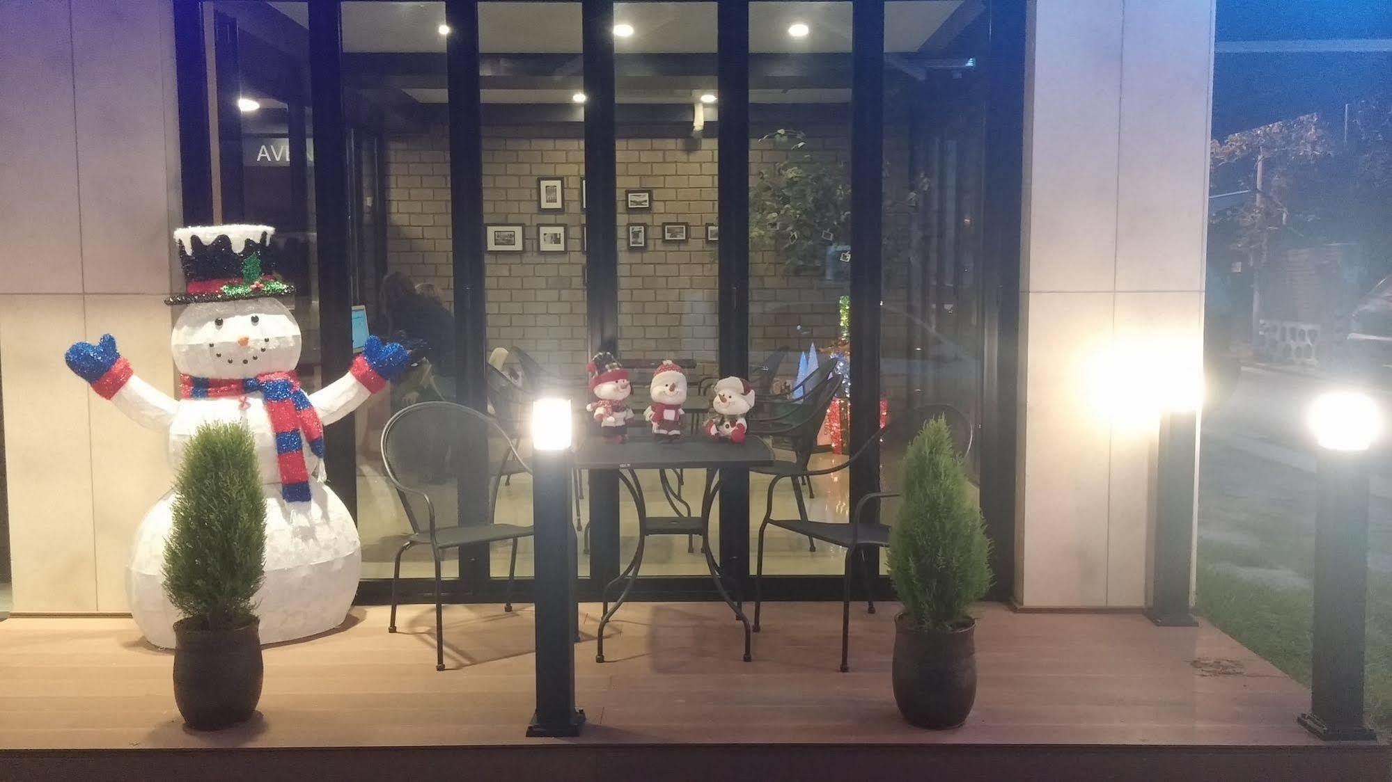 Park Avenue Hostel Seoul Bagian luar foto