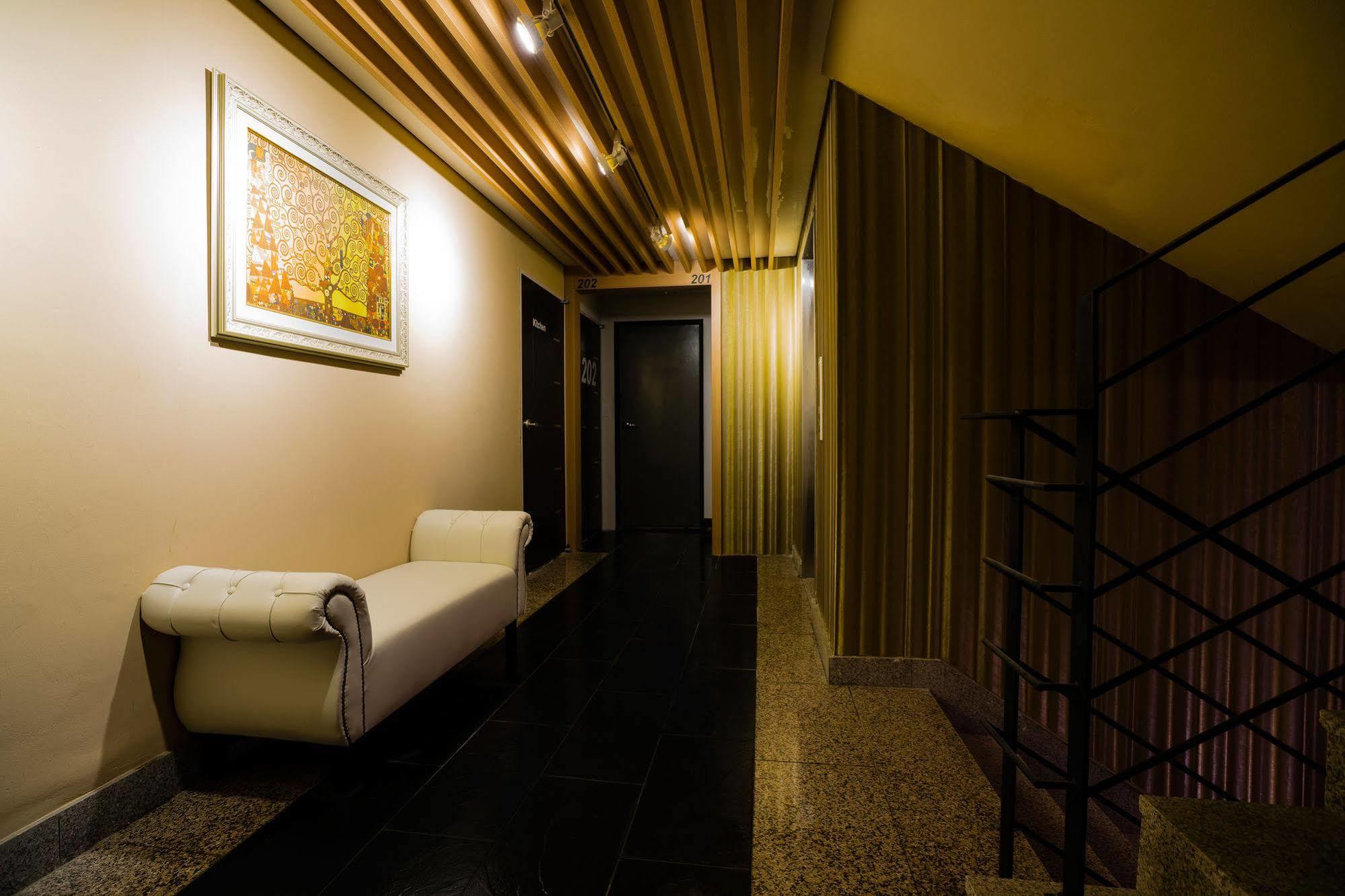 Park Avenue Hostel Seoul Bagian luar foto